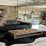 Stylish With Pool, Jalhay