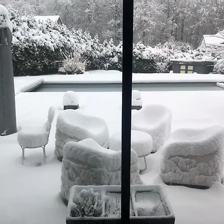 Stylish With Pool, Дом отдыха *